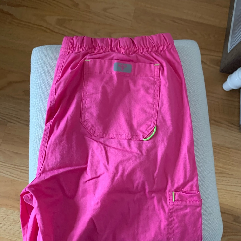 Women’s scrubs